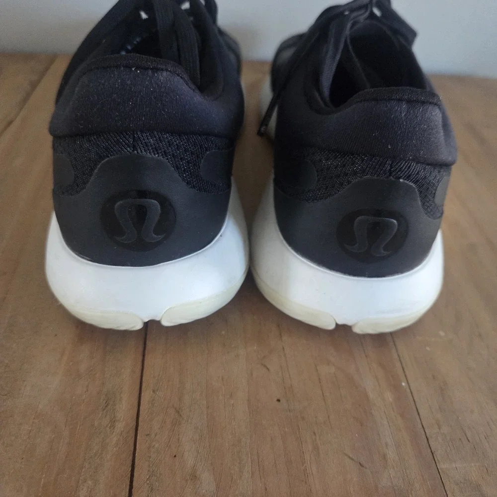 Lululemon Women's Strongfeel Training Walking Jogging Shoes - Black Size 8.5
